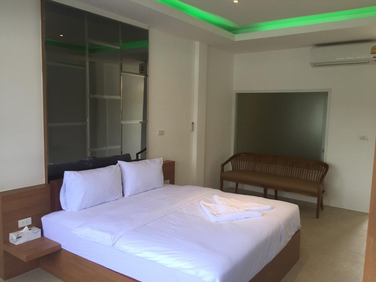 Picasso Motel Pattaya Bagian luar foto