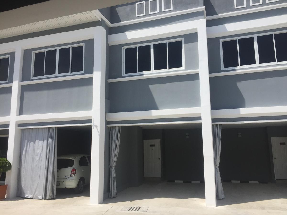 Picasso Motel Pattaya Bagian luar foto