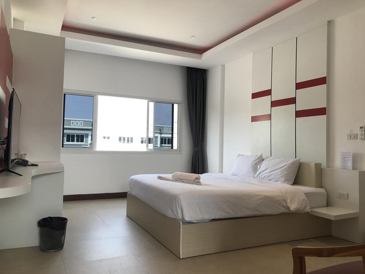 Picasso Motel Pattaya Bagian luar foto